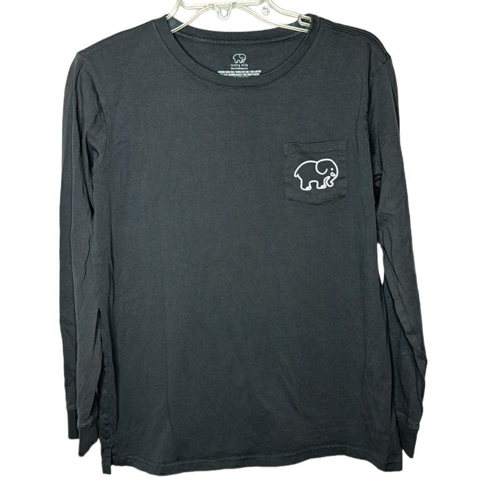 Ivory Ella Long‎ Sleeve Crew Neck Elephant Graphic T-shirt. Size Medium.